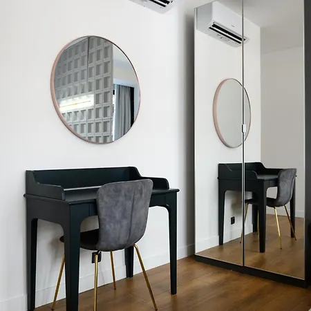 Urban Downtown Luxury Center Belgrade فندق *