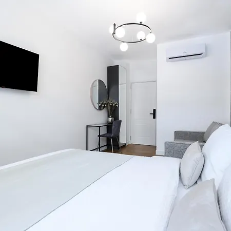 Urban Downtown Luxury And Belgrade