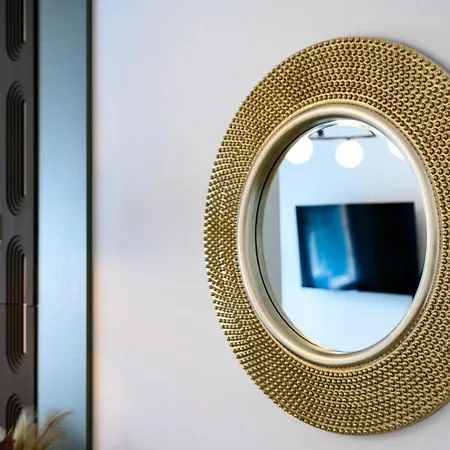 Urban Downtown Luxury Center Belgrade فندق *