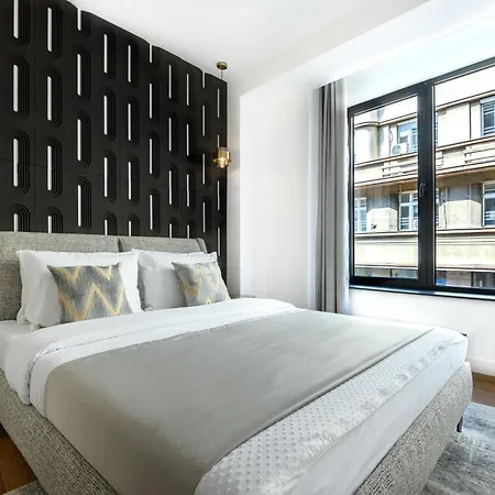 Urban Downtown Luxury And Hotel Belgrade